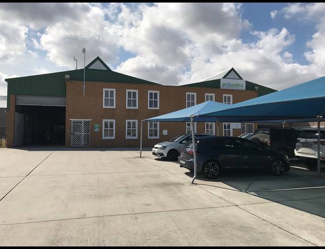 1,260M² FACTORY TO LET IN PAROW INDUSTRIAL